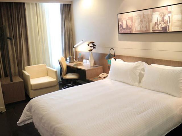 Jinjiang Inn Select Xining West Wusi Road New Hualian Square Ngoại thất bức ảnh